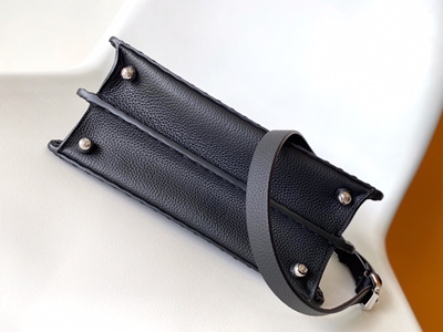 フェンディバッグ内部構造